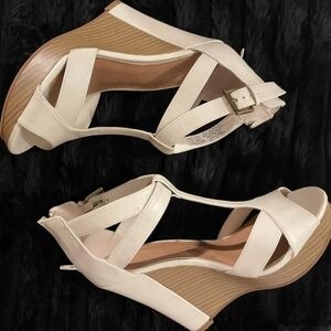 White Wedges